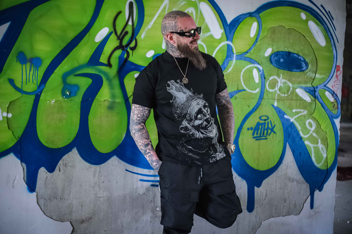 T-shirt Cannibal - "Look"