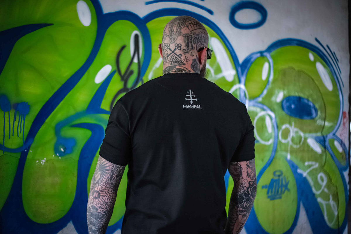 T-shirt Cannibal - "Look"